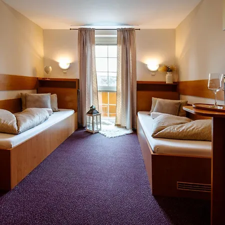 Vinne Sklepy Skalak 酒店 *